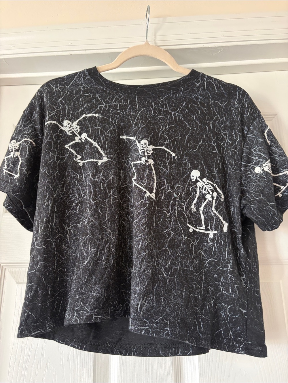 Men's Black Graphic Skeleton Skate Short Sleeve crop top